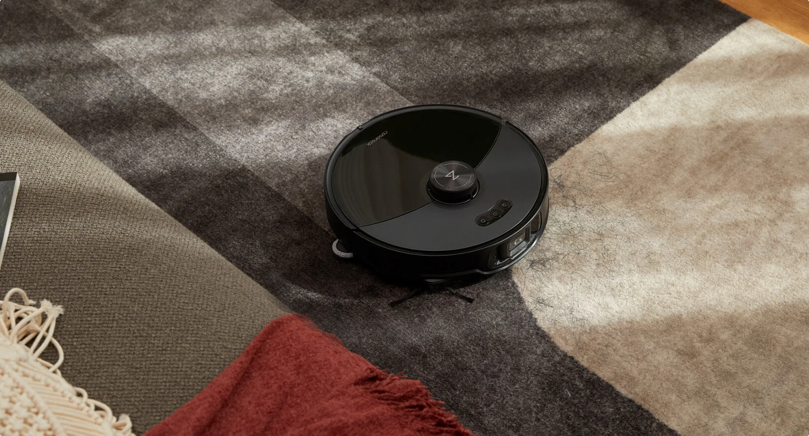 Roborock S8 MaxV Ultra dulkių siurblys - robotas, Juodos spalvos aprašymas - Prekės nuotrauka