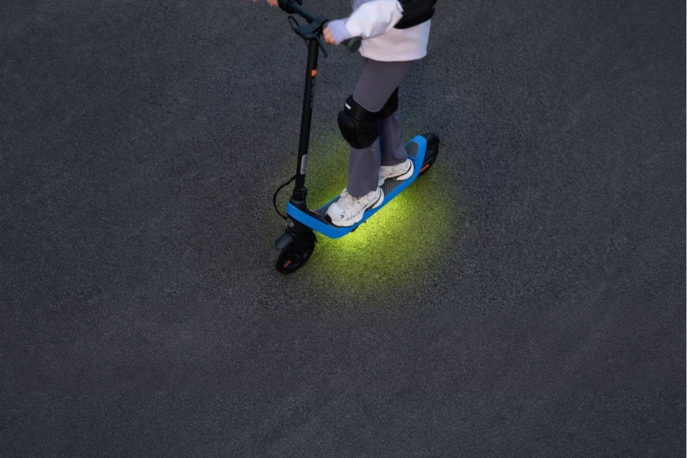 Elektrinis paspirtukas Segway C2 Lite Kids eKickScooter | 130 W | 16 km/h | 7" | juodos/mėlynos spalvos