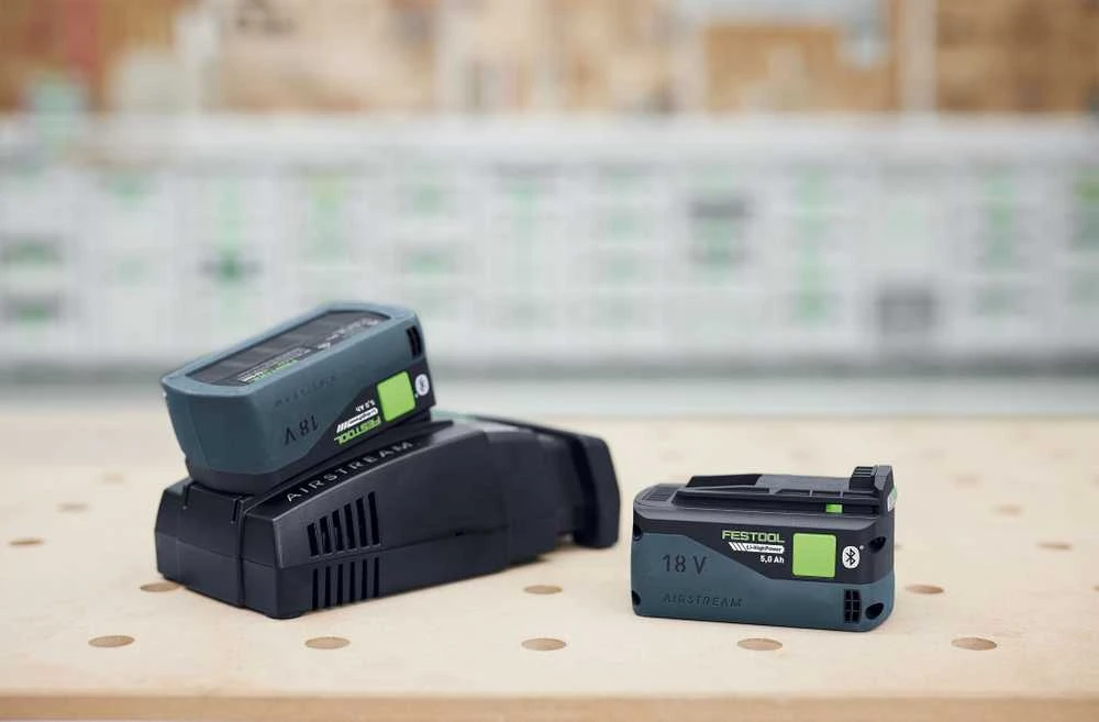 Festool 18V akumuliatoriai su AIRSTREAM krovikliu