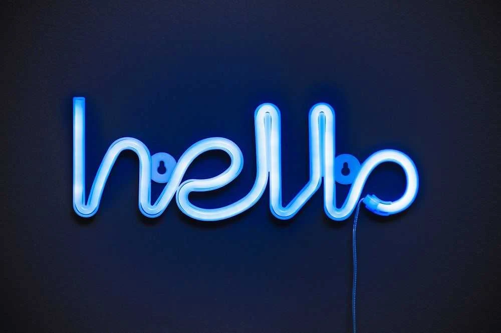 Finnlumor šviečiantis LED užrašas „Hello“