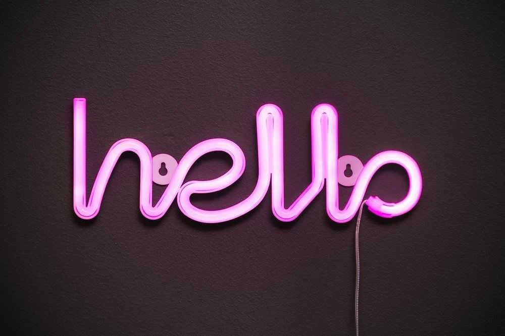 Finnlumor šviečiantis LED užrašas „Hello“