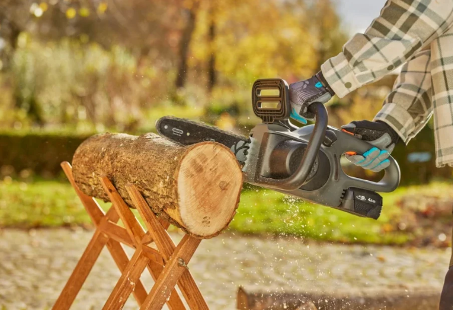 Gardena Akumuliatorinis grandininis pjūklas PowerSaw 250/18V P4A, paruoštas naudojimui rinkinys | 14790-20