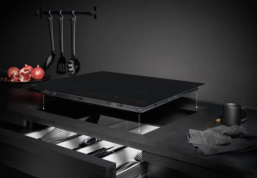 Indukcinė kaitlentė AEG 5000 OIO64A00IT, 58 cm, SaphirMatt SE, Hob2Hood, PowerBoost, juoda/matinė