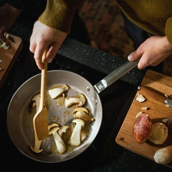 Fiskars Norden plieninė keptuvė su danga (28cm), 1067633