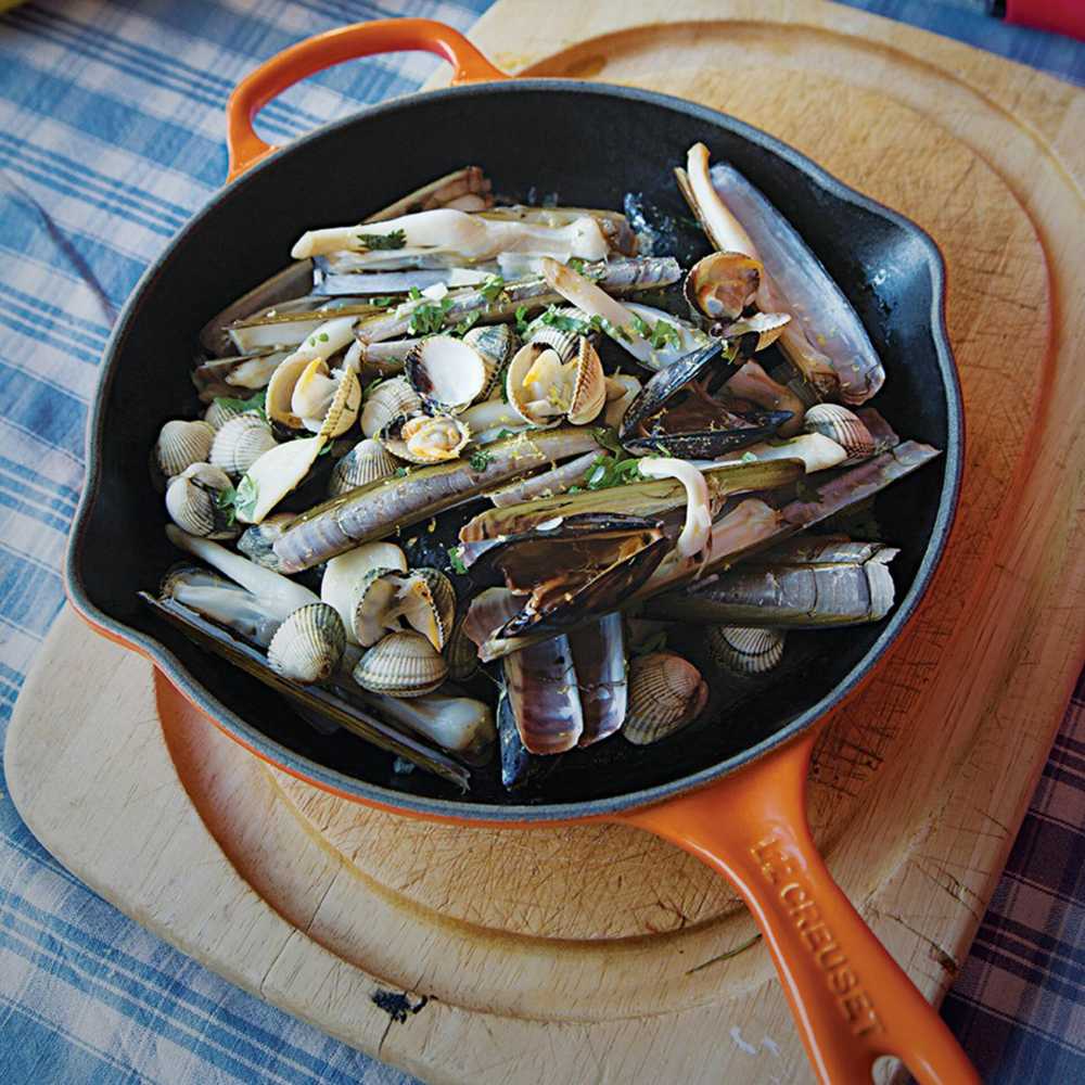 Le Creuset kepimo ir serviravimo keptuvė - Signature, 20 cm, vyšninės raudonos spalvos