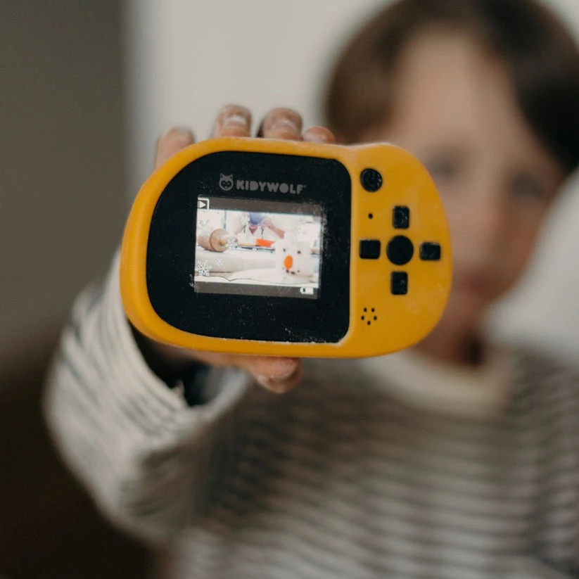 KIDYWOLF vandeniui atsparus skaitmeninis fotoaparatas KIDYCAM, geltonas