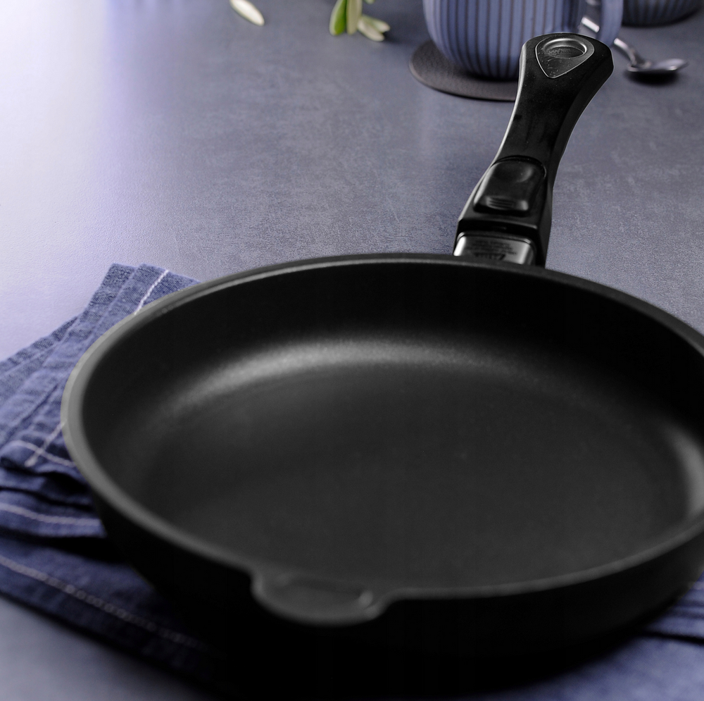 Nelimpančios dangos keptuvė Amt Gastroguss AMT 526-E-Z20B su nuimama rankena, 26 cm