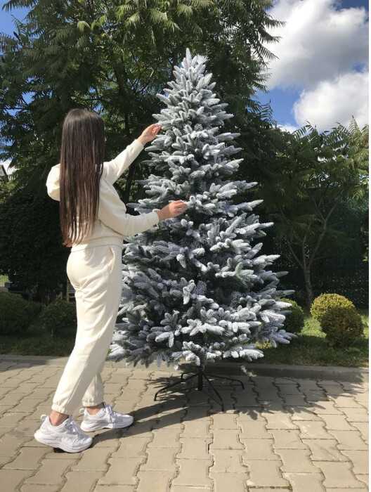 PE Kalėdų eglutė Classic 220 cm, apsnigta (210/220/GS)