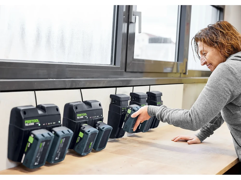 Festool TCL 6 DUO krovikliai su akumuliatoriais darbo vietoje