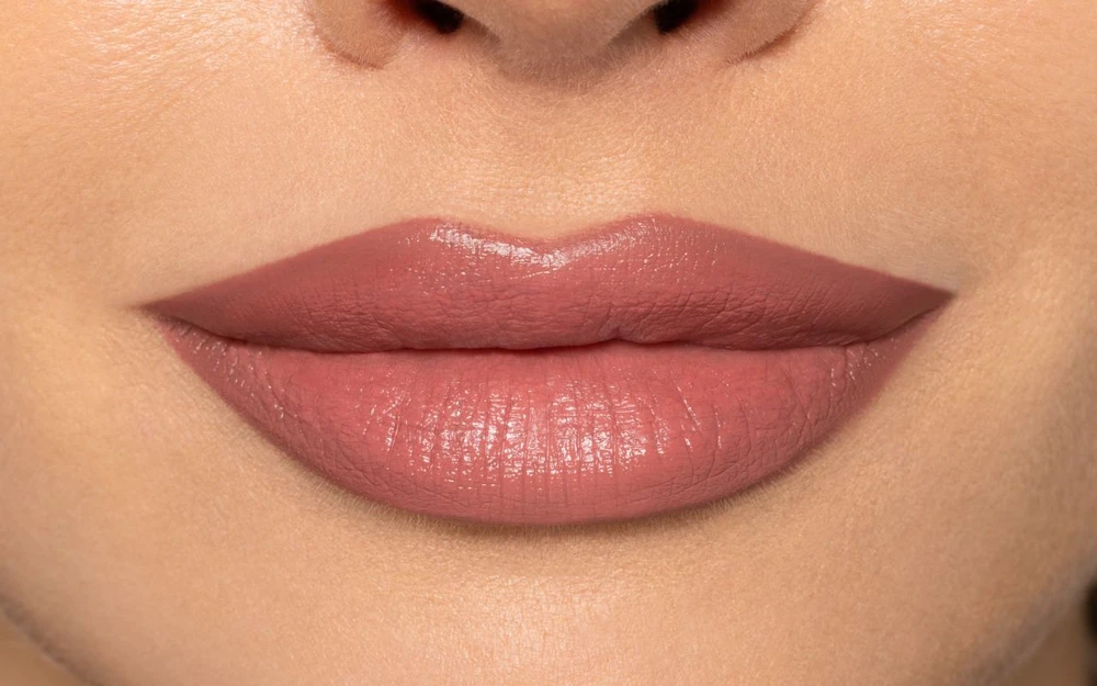 PUPA Milano Vamp! Creamy Duo Lūpų kontūro pieštukas ir blizgūs lūpų dažai, spalva - 007 Peach Nude