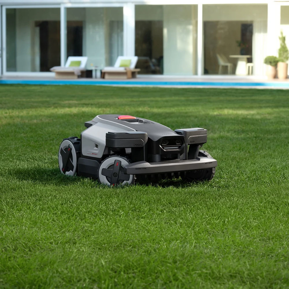 Belaidis vejos pjovimo robotas Roborock RockMow Z130 | AWD, 3000m², RTK + VSLA