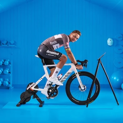 Interaktyvus dviračio treniruoklis Wahoo KICKR CORE 2 su Zwift Cog and Click sistema