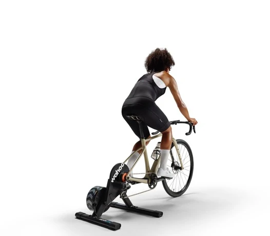 Interaktyvus dviračio treniruoklis Wahoo KICKR CORE 2 su Zwift Cog and Click sistema