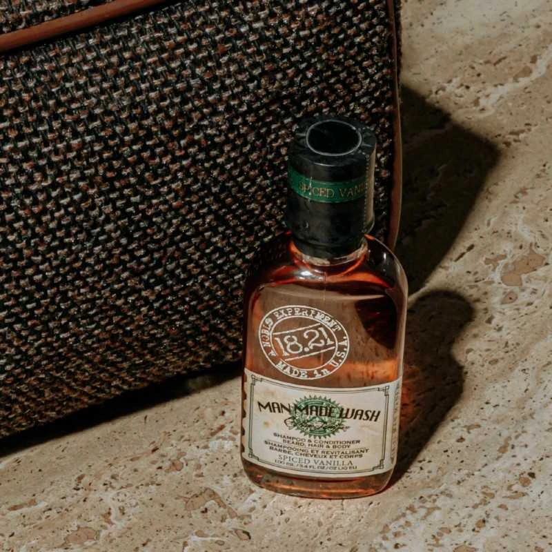 1821Manmade Daugiafunkcė priemonė vyrams 3 in 1: stiprinamasis šampūnas, kondicionierius ir kūno prausiklis viename 18.21 Man Made Wash Spiced Vanilla WSH3SVN, 100 ml
