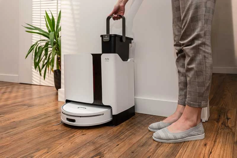 Plaunantis robotas siurblys Zyle WetBot ZY50RV, su savaiminio išsivalymo stotele