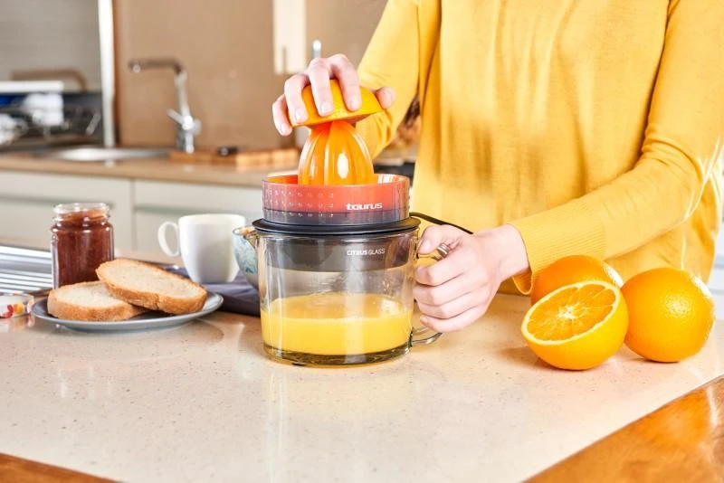 Citrusinių vaisių sulčiaspaudė Taurus CITRUSGLASS, su permatomu indu