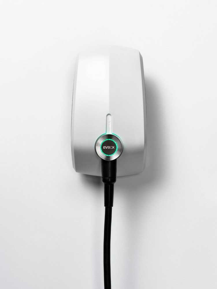Evelatus Apple iPhone 7/8/SE2020/SE2022 2.5D pilnai apsauginis stiklas su antistatiniu stikliuku ir Japonijai skirtais klijais Baltas