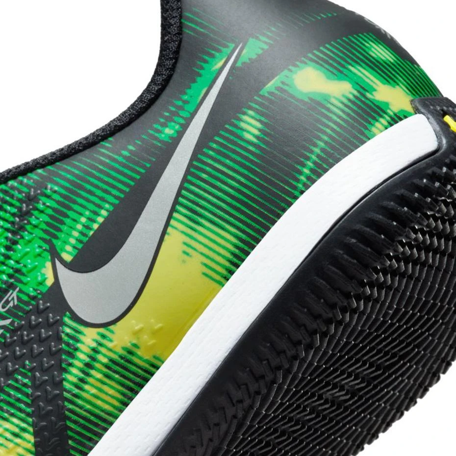 Sportiniai bateliai vaikams Nike Phantom GT2 Academy IC SW Jr DM0749 003, žali