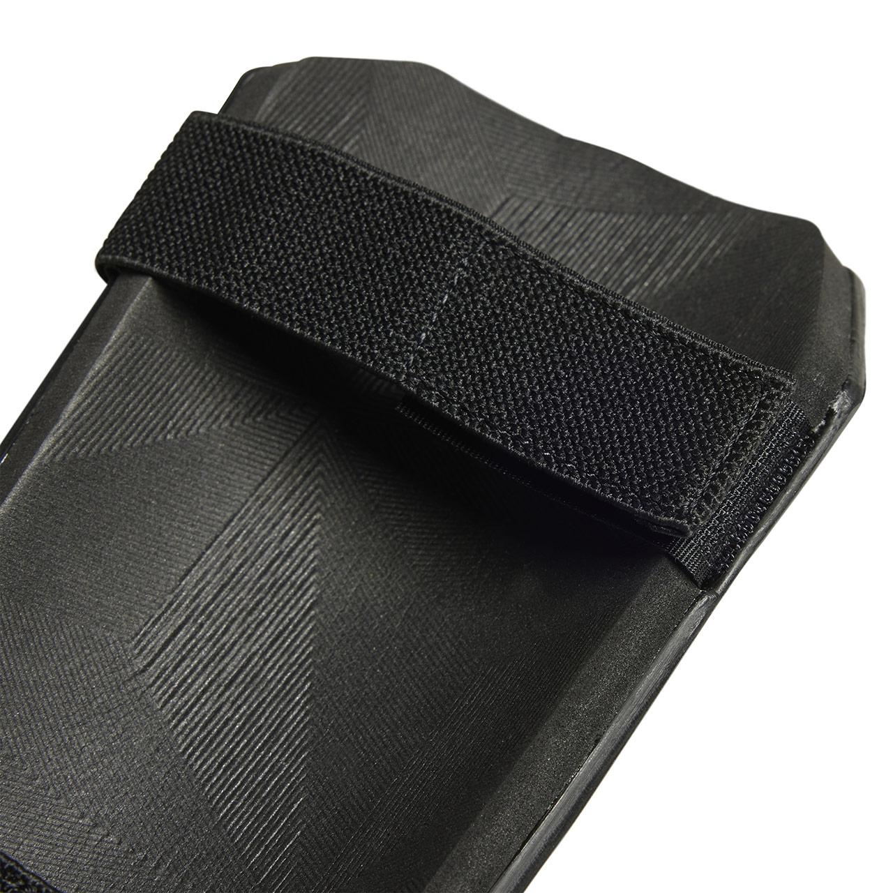 Futbolo apsauga Adidas, juoda