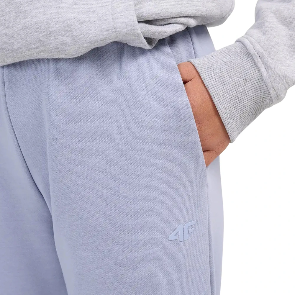 Kelnės dla dziewczynki 4F CAS F1784 jasnoniebieskie 4FJWAW26TTROF1784 34S (140cm)