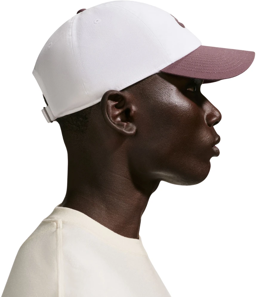 Kepurė su snapeliu Nike Club balta ir-violetinė FB5368 104 (M/L)
