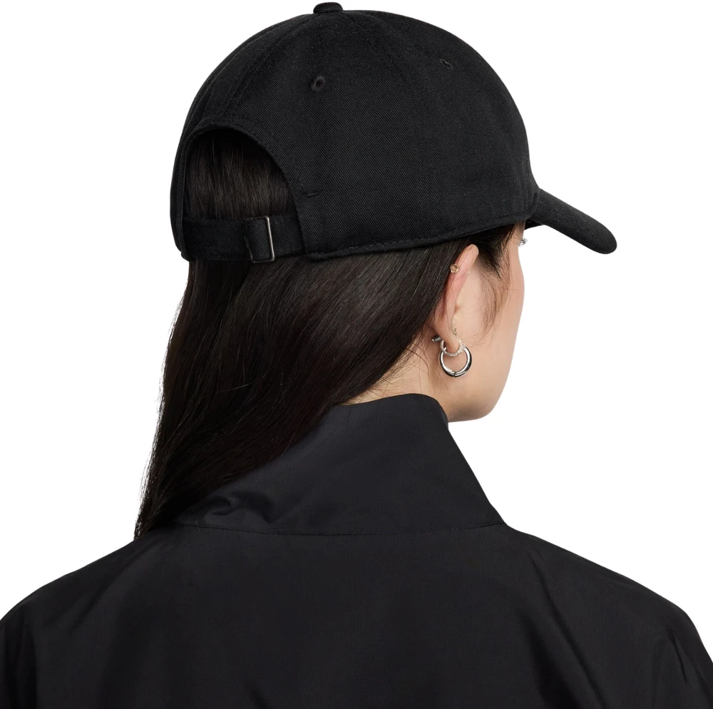 Kepurė su snapeliu Nike Club juoda FZ5698 010 (S/M)