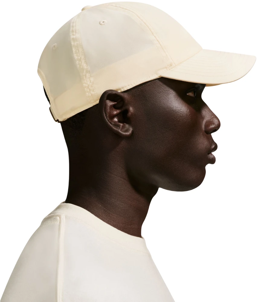 Kepurė su snapeliu Nike Dri-FIT Club kreminė FB5372 115 (S/M)