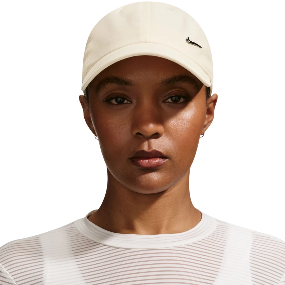 Kepurė su snapeliu Nike Dri-FIT Club kreminė FB5372 115 (S/M)