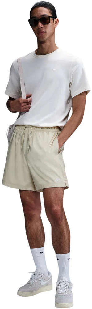 Šortai vyrams Nike Club kremowe FN3307 229 (S)
