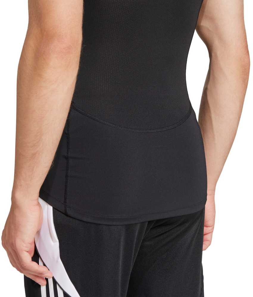 Vyriški marškinėliai adidas Techfit Short Sleeve Tee juoda JP4674 (M)