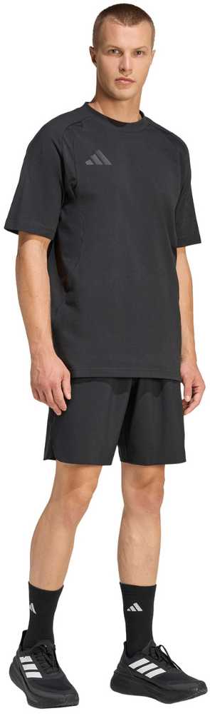 Vyriški marškinėliai adidas Tiro 26 Travel Tee juoda JM5543 (L)