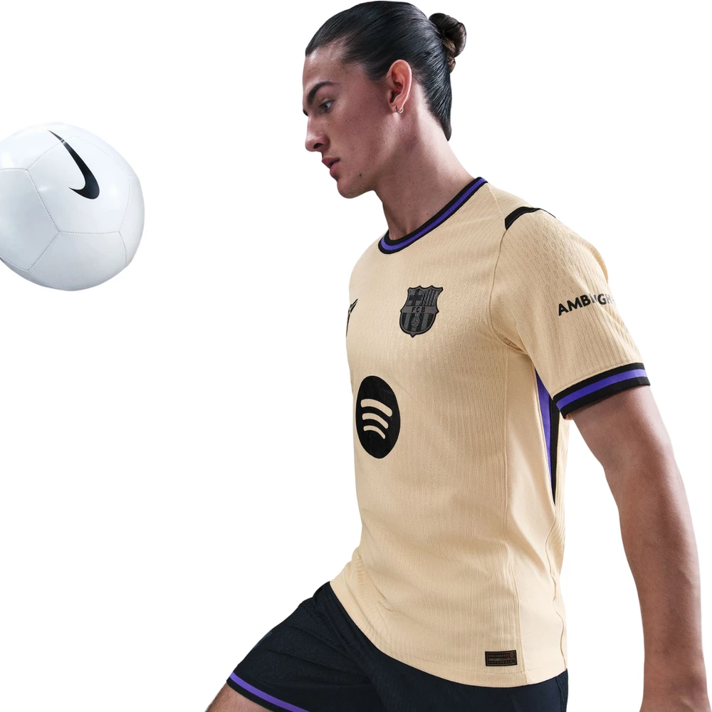 Vyriški marškinėliai Nike FC Barcelona 2025/26 Match Away smėlio sp. HJ4554 784 (M)