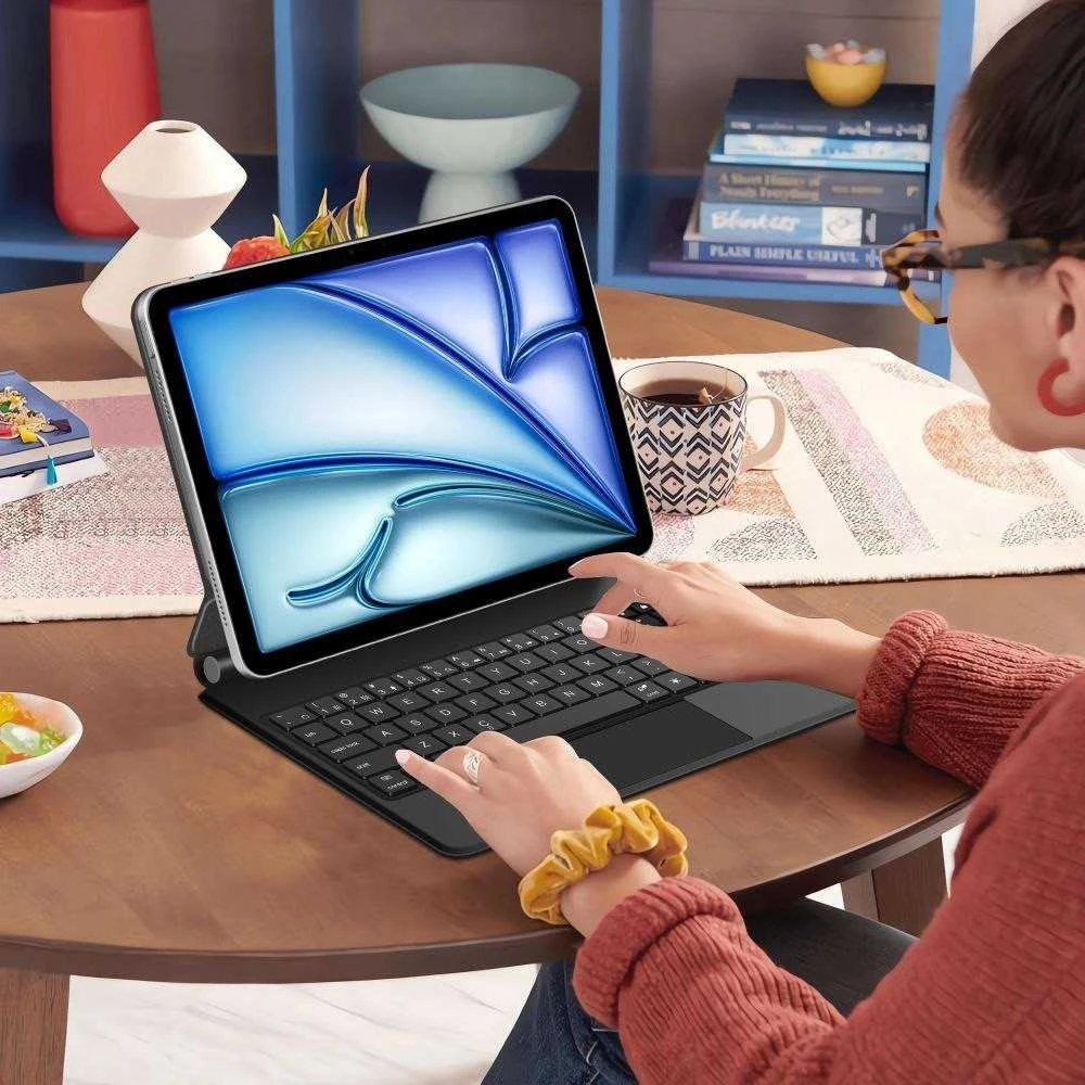 „Tech-Protect Smartcase Magnetic“ su klaviatūra, skirtas „iPad Air 10.9“ (2020/2022) / 11“ (2024/2025/2026) - Juodas
