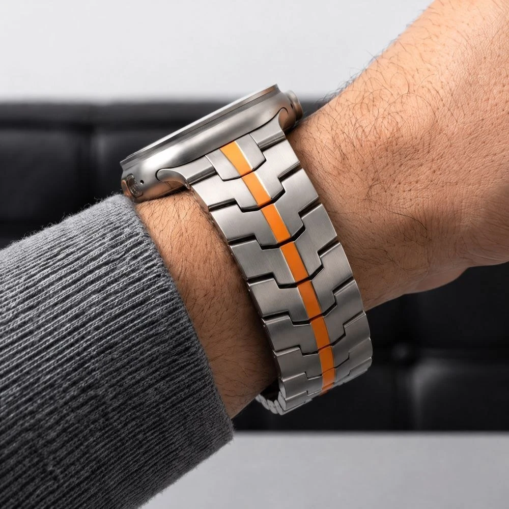 TECH-PROTECT STAINLESS APPLE WATCH 8 / 9 / 10 / 11 / 12 / SE / ULTRA (44 / 45 / 46 / 49 MM) titano/oranžinė
