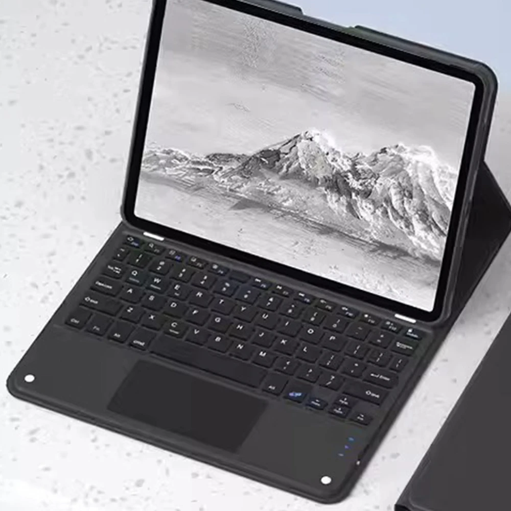 4kom.pl Dėklas su klaviatūra skirtas Lenovo Tab One TB305FU – apsauginis su stovu, prieiga prie prievadų ir mygtukų