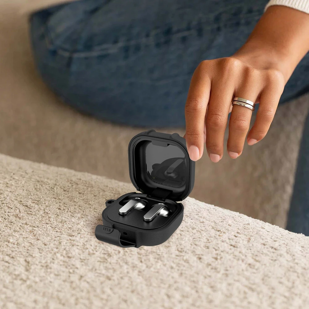 Dėklas Tech-Protect Slim Hook Samsung Galaxy Buds 4 / 4 Pro juodos spalvos