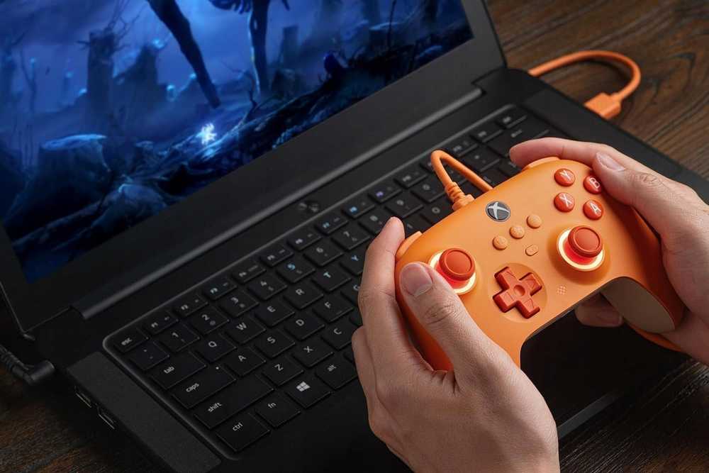 8BitDo Ultimate C“ laidinis ‚XBOX‘ valdiklis | oranžinė