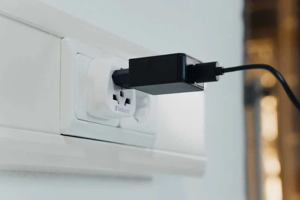 Verbatim kelioninis adapteris EU/UK/US WTEU-02 baltos spalvos 49549
