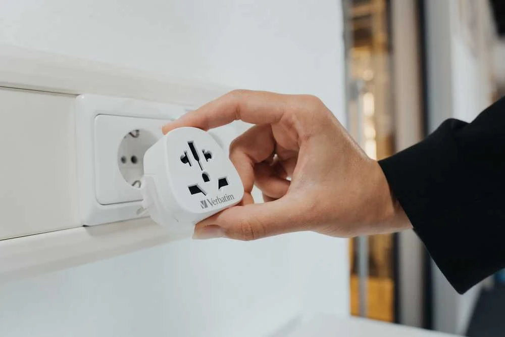 Verbatim kelioninis adapteris EU/UK/US WTEU-02 baltos spalvos 49549