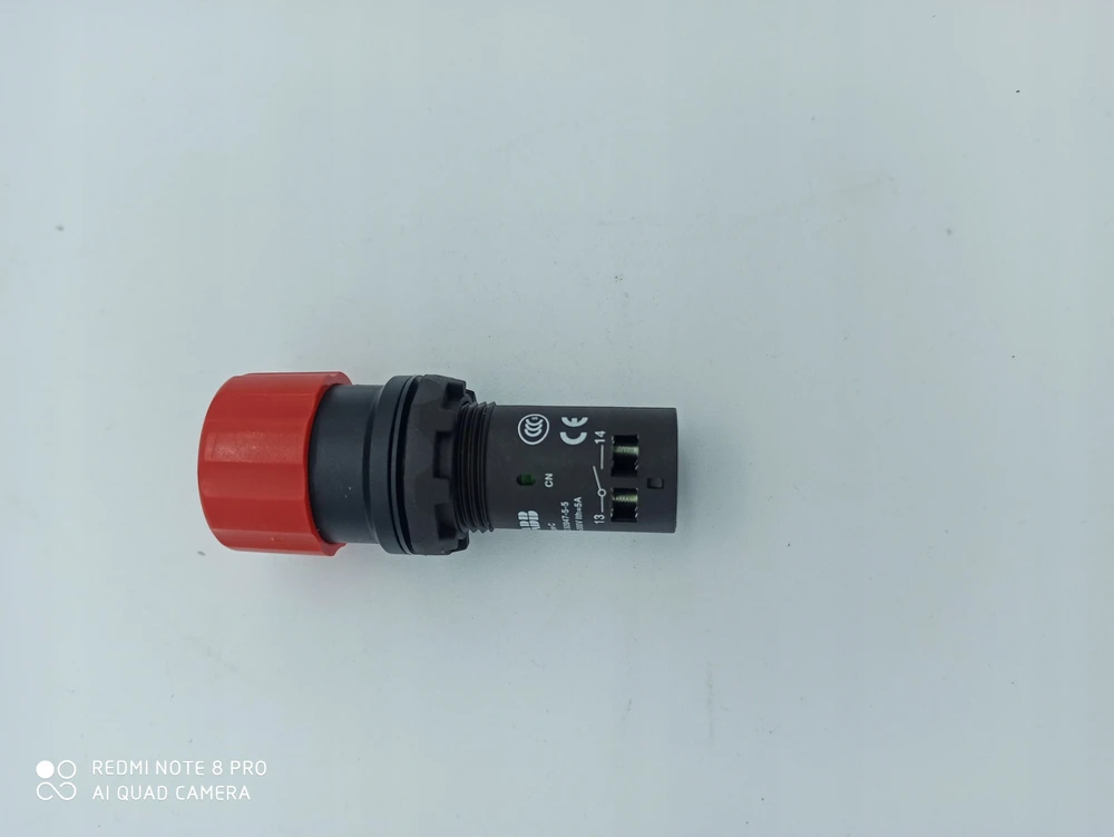 ABB CE3P-10R-11 SAUGOS MYGTUKAS 1NO1NC RAUDONAS
