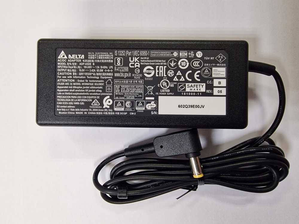 Nešiojamojo kompiuterio maitinimo adapteris Acer 65 W, 19 V (KP.06501.011)