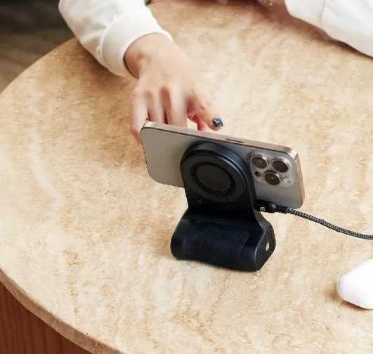 „Powerbank“ „Adam Elements Selfie Shot Magnetic Hand Grip“ 5000 mAh juodas (ABTADSELFSHBK)