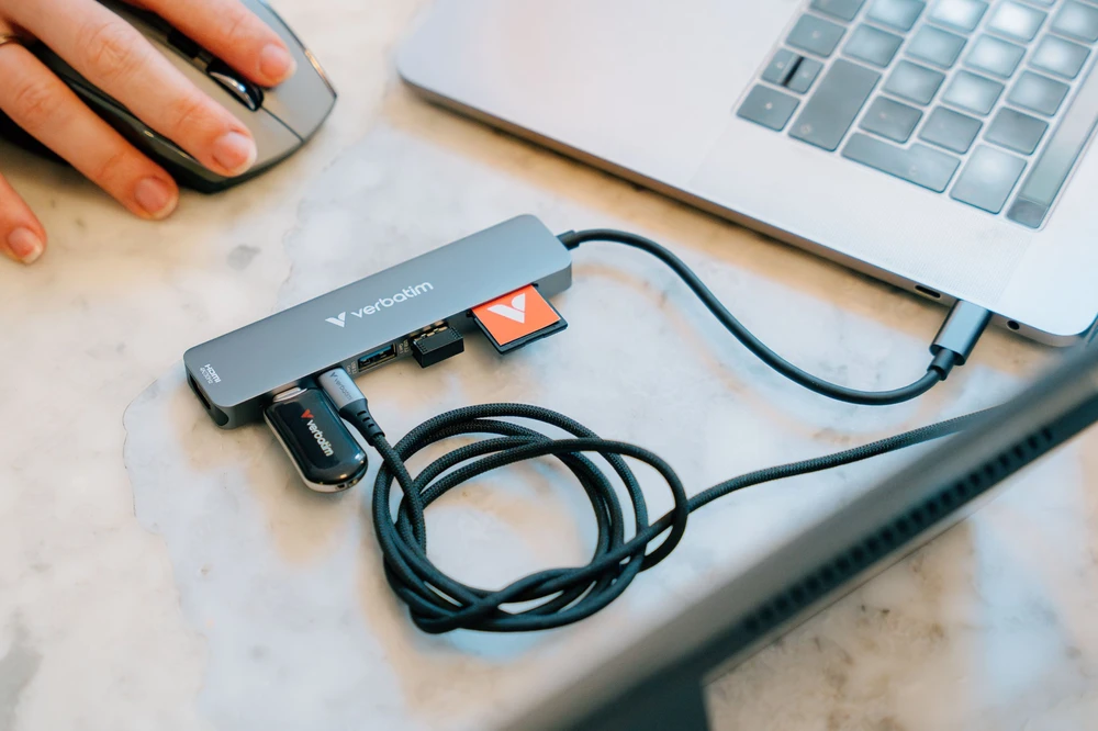 USB Hub Verbatim HDMI/USB-C 3.2/USB-C/2xUSB-A 3.2/SD/Micro SD aliuminio korpusas 32158