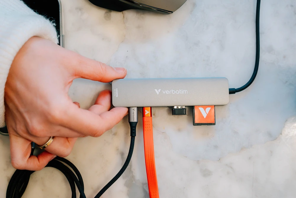 USB Hub Verbatim HDMI/USB-C 3.2/USB-C/2xUSB-A 3.2/SD/Micro SD aliuminio korpusas 32158