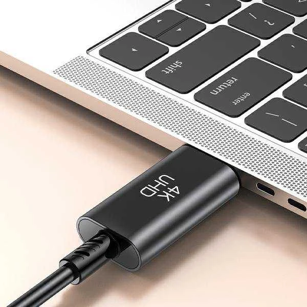 AWEI USB-C į HDMI adapteris prijungtas prie kompiuterio