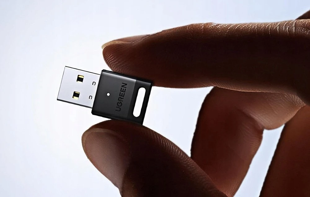 Tikras vertimas: UGREEN 45134 Bluetooth 5.4 USB adapteris
