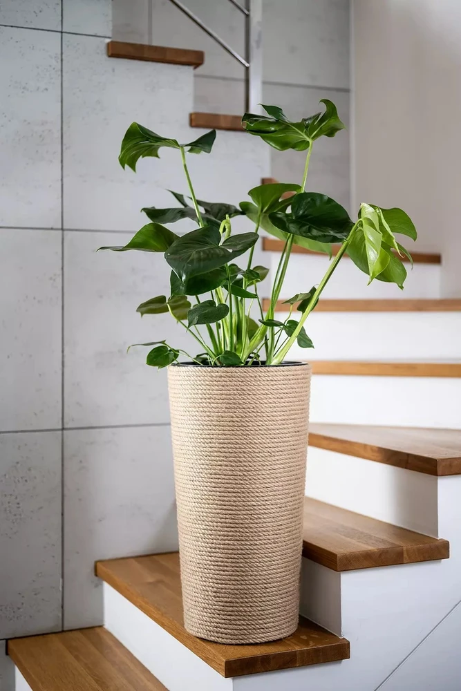 Adoni Jutos vazonėlis boho su įdėklu 57 cm – rankų darbo (adoni57)