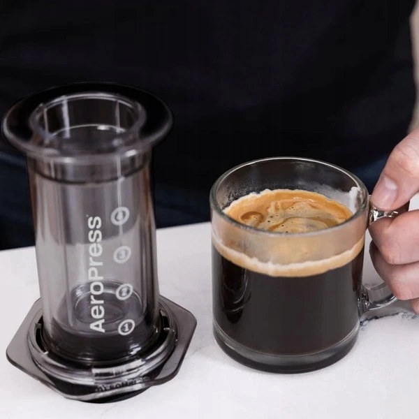 „Aeropress Clear“ juodas kavos virimo aparatas