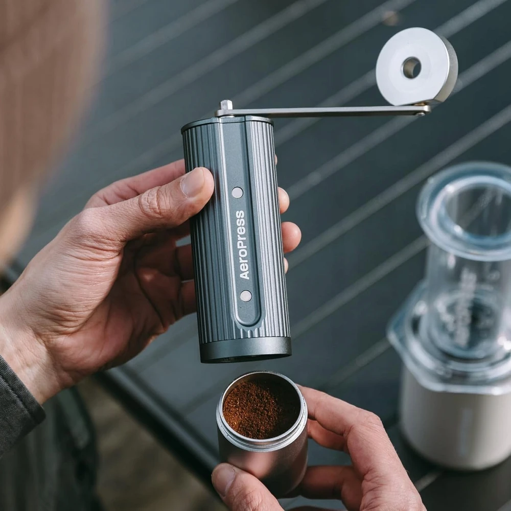 Kavamalė AeroPress - Młynek rankinis pilka
