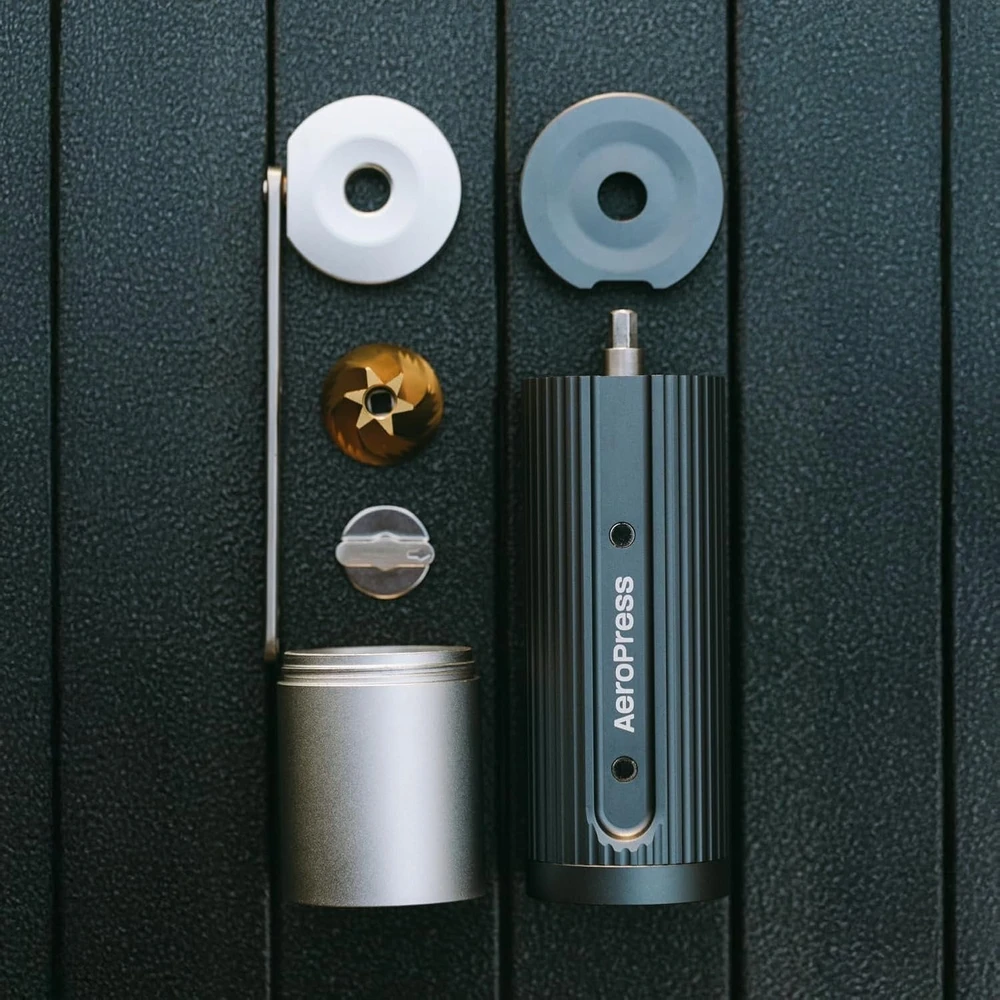 Kavamalė AeroPress - Młynek rankinis pilka